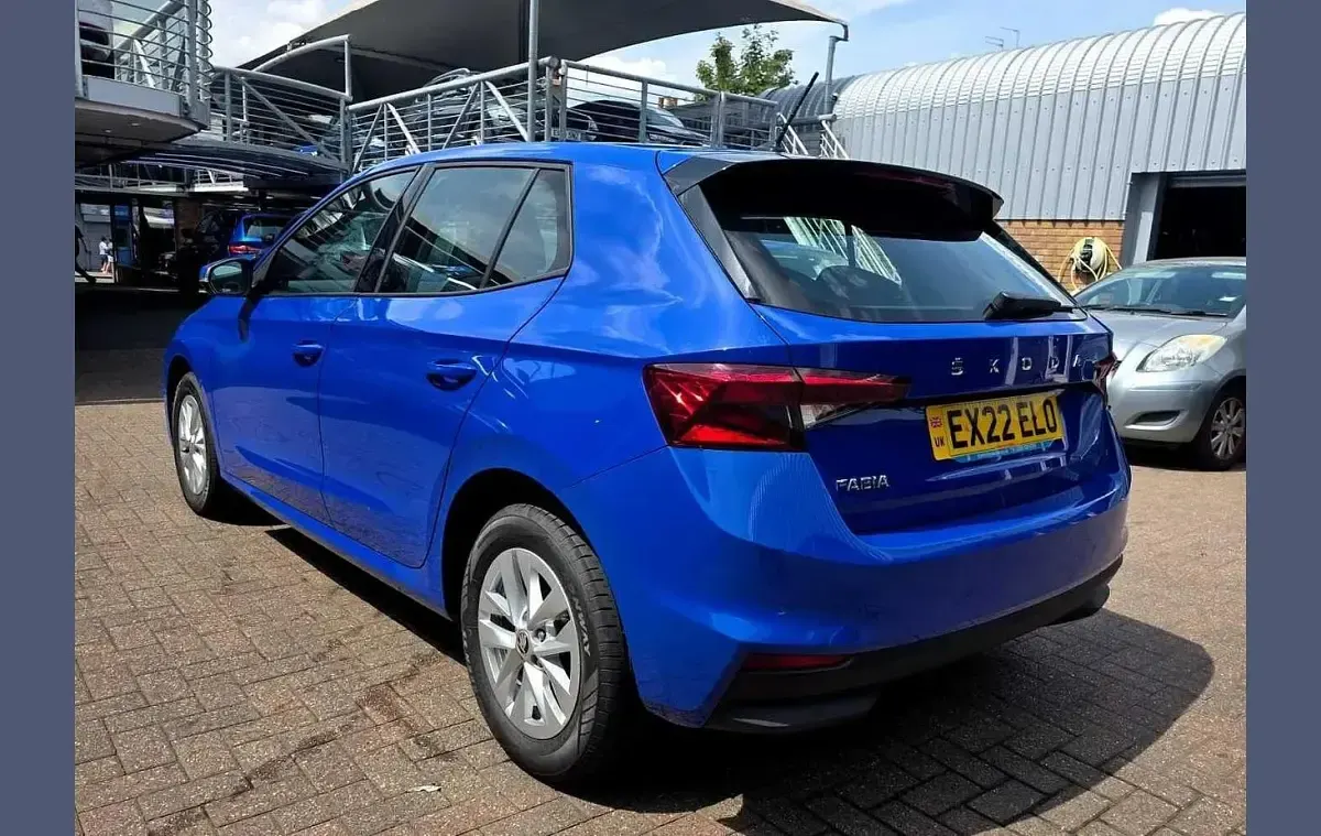 Used Skoda Fabia Comfort 79 HP (58 kW) 2022 Energy blue Hatchback