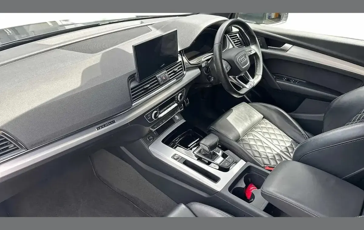 Used Audi Q5 S-Line 200 HP (147 kW) 2022 Grey SUV