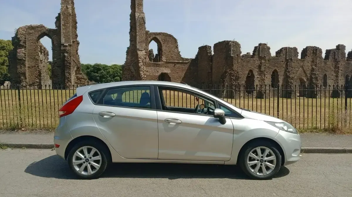 Used Ford Fiesta 82 HP (60 kW) 2010 Silver Hatchback