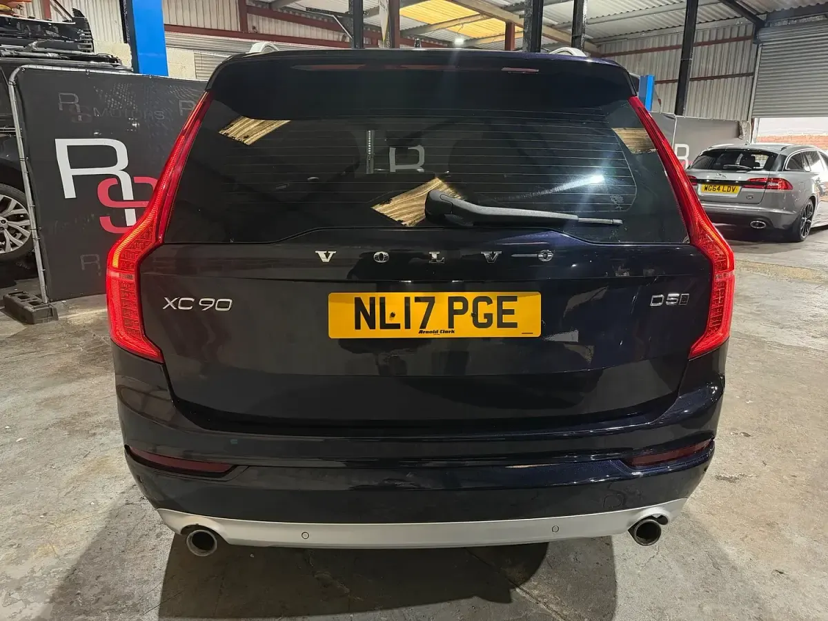Used Volvo XC90 Momentum 231 HP (169 kW) 2017 Blue SUV