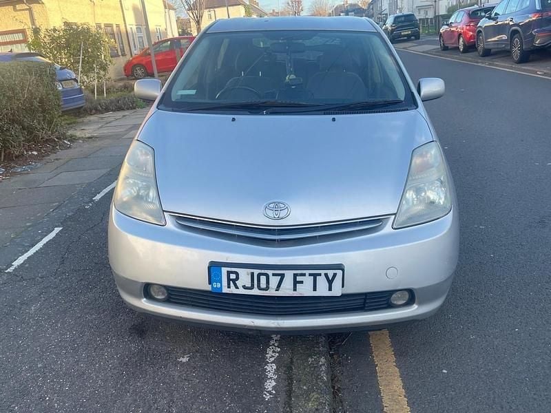 Silver Used 2007 Toyota Prius T4 Hatchback | £2,399 (Fair price) - Image 1/4