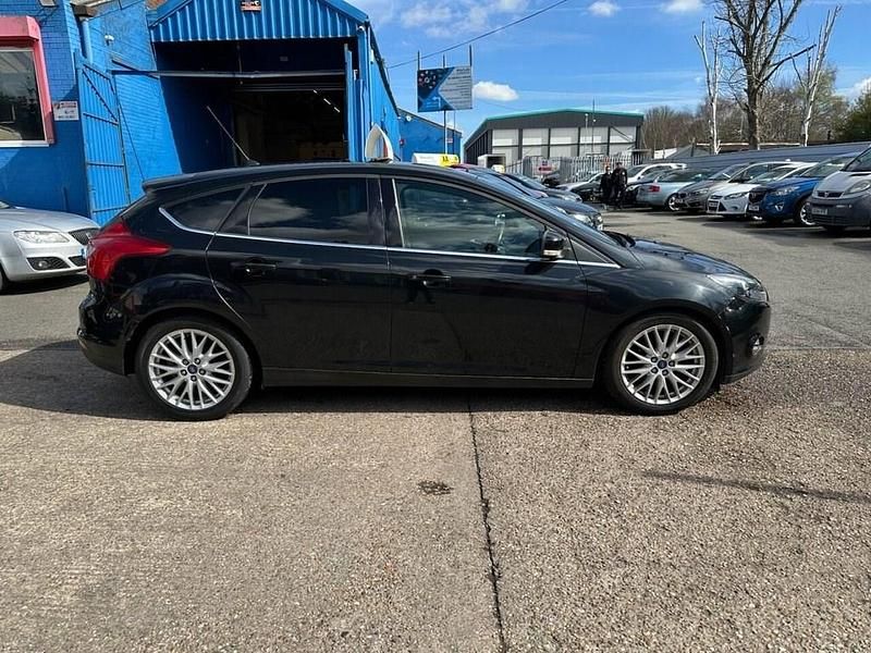 Used Ford Focus Zetec 115 HP (84 kW) 2013 Black Hatchback