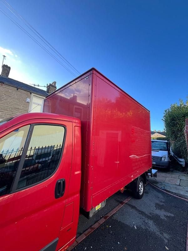 Used Peugeot Boxer 130 HP (95 kW) 2016 Red Van