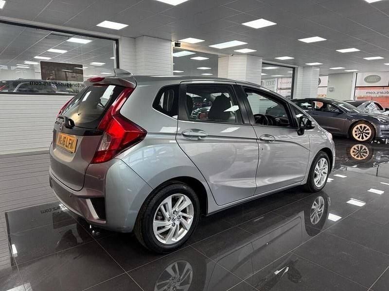 Second-hand Honda Jazz SE 102 CP (75 kW) 2016 Argintiu Hatchback