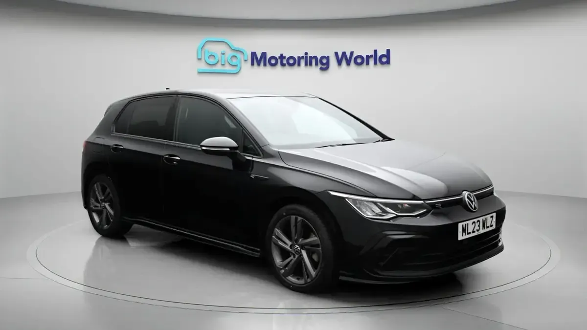 Used VW Golf VIII R-line 150 HP (110 kW) 2023 Hatchback