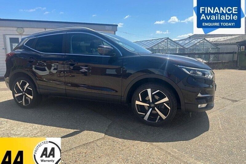 Black Used 2017 Nissan Qashqai Tekna SUV | £9,500 (Fair price) - Image 1/1