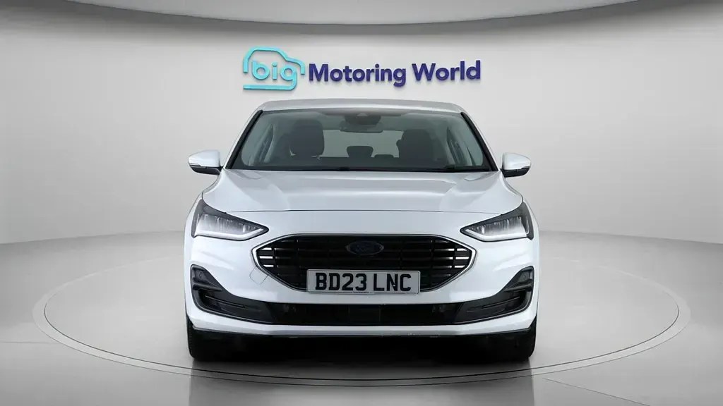 Używany Ford Focus Titanium 155 KM (114 kW) 2023 Biały Hatchback