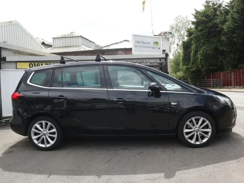 Used Vauxhall Zafira Tourer Elite 165 HP (121 kW) 2015 Black MPV