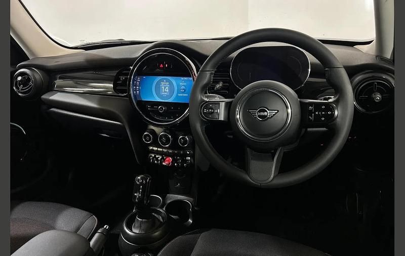 Used Mini Cooper Classic 134 HP (98 kW) 2023 Silver Hatchback