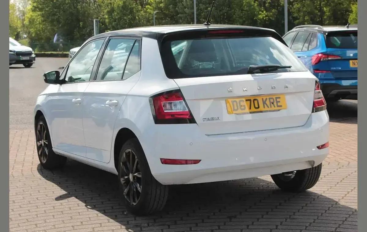 Used Skoda Fabia Colour Edition 58 HP (42 kW) 2020 Candy white black magic pearl effect Hatchback