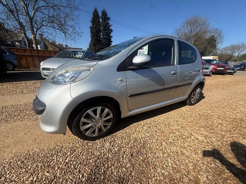 Used Peugeot 107 Urban Move 68 HP (50 kW) 2007 Silver Hatchback