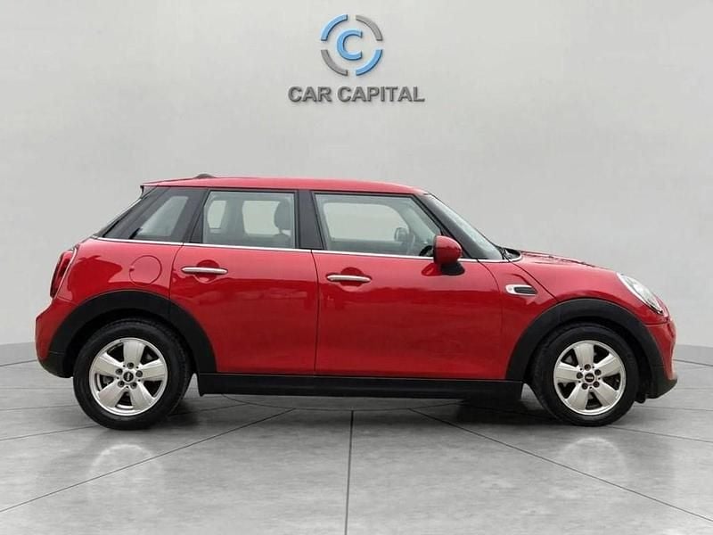 Used Mini Cooper Classic 136 HP (100 kW) 2019 Red Hatchback