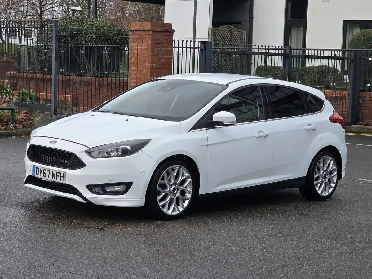 Käytetty Ford Focus Titanium X 2017 Valkoinen Viistoperä