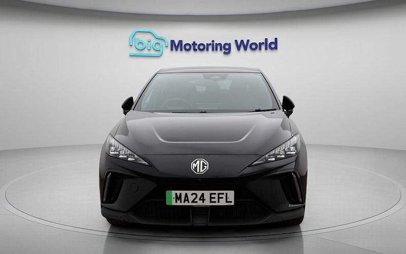 Begagnad MG MG4 EV Trophy 319 kW (435 HK) 2024 Svart Halvkombi