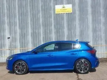 Used Ford Focus ST-Line X 155 HP (114 kW) 2023 Blue Hatchback