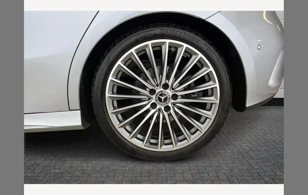 Used Mercedes A200 AMG Line Premium Plus 175 HP (128 kW) 2025 Silver Hatchback