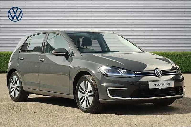 Begagnad VW e-Golf 99 kW (135 HK) 2020 Grå Halvkombi