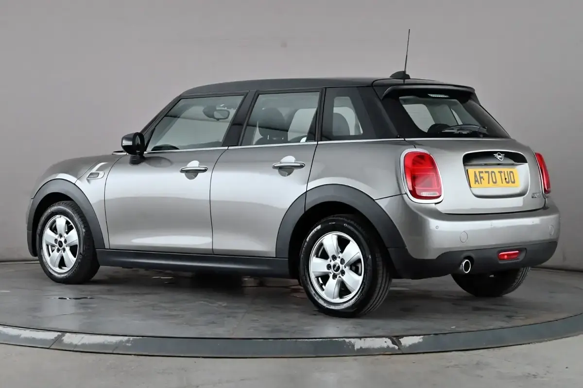 Used Mini Cooper Classic 136 HP (100 kW) 2020 Silver Hatchback
