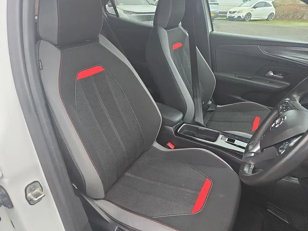 Used Vauxhall Mokka SRi 100 kW (136 HP) 2022 White SUV