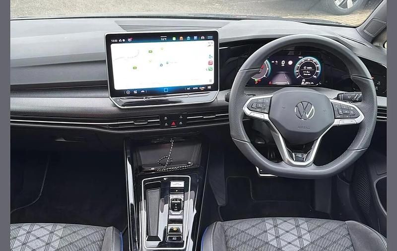 Used VW Golf VIII R-line 150 HP (110 kW) 2025 Grey Hatchback