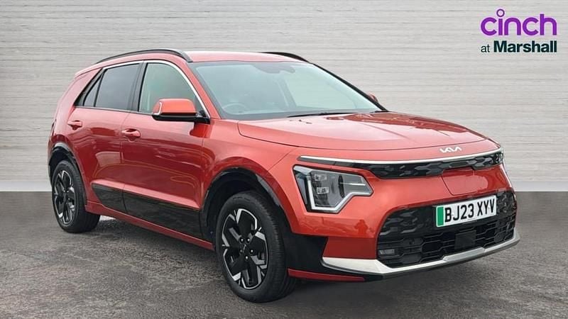 Used Kia e-Niro 147 kW (201 HP) 2023 Orange SUV