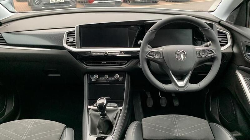 White Used 2024 Vauxhall Grandland X Ultimate SUV | £21,181 (Fair price) - Image 1/4