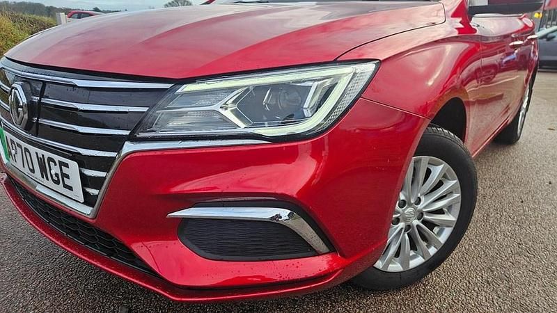 Used MG MG5 EV Exclusive 114 kW (156 HP) 2021 Red Estate