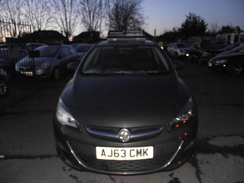 Used Vauxhall Astra 98 HP (72 kW) 2014 Grey Hatchback
