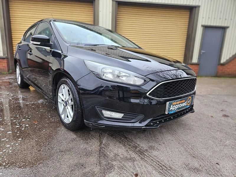 Used Ford Focus Zetec 120 HP (88 kW) 2015 Black Hatchback