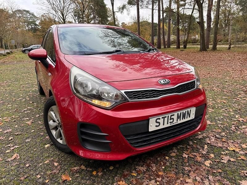 Red Used 2015 Kia Rio Hatchback | £4,875 (Fair price) - Image 1/4