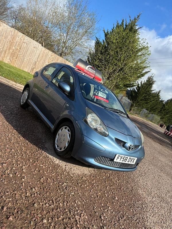 Used Toyota Aygo 67 HP (49 kW) 2008 Blue Hatchback