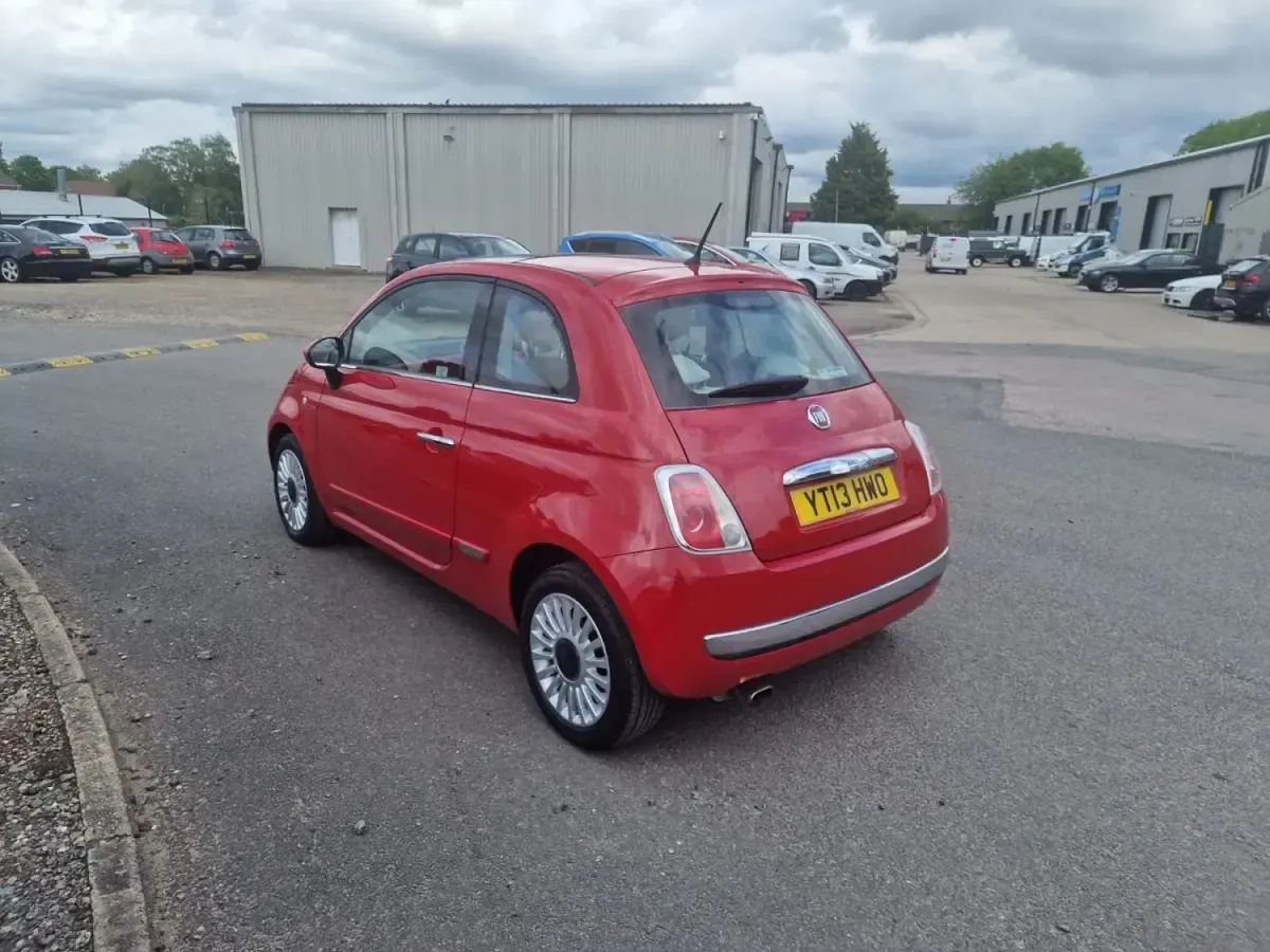 Usado Fiat 500 Lounge 69 HP (50 kW) 2013 Vermelho Citadino
