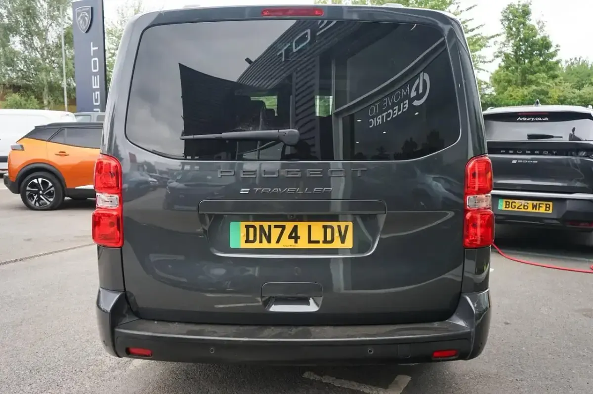 Used Peugeot e-Traveller Allure 100 kW (136 HP) 2024 Grey MPV