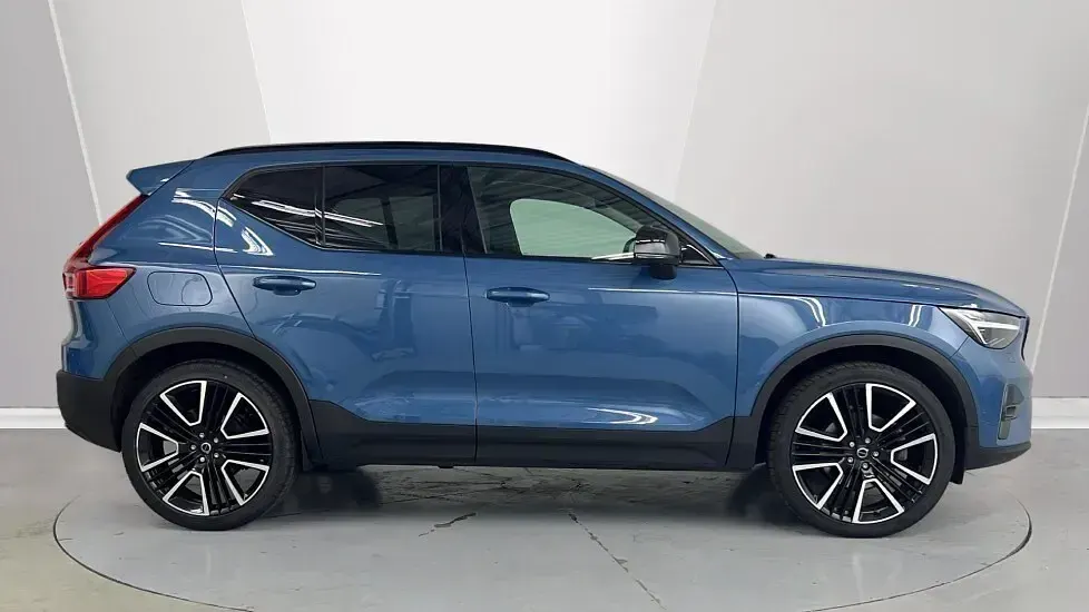 Used Volvo XC40 Ultra 194 HP (142 kW) 2025 Blue SUV