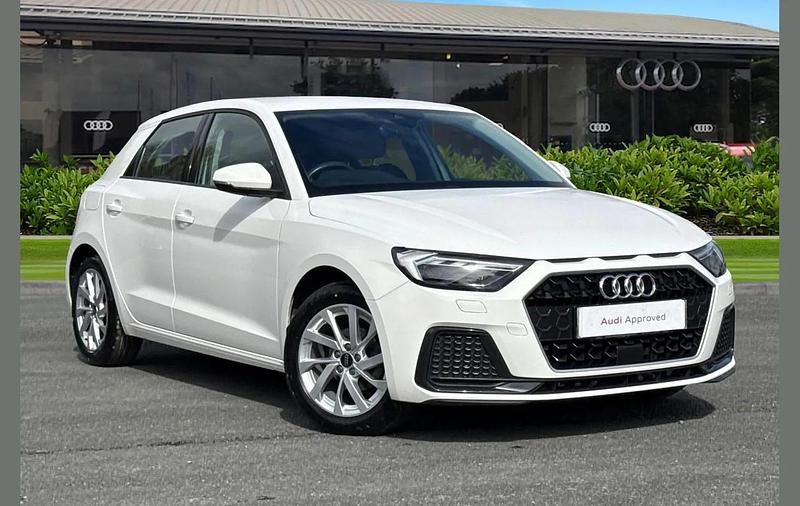 Used Audi A1 Sport 95 HP (69 kW) 2023 White SUV