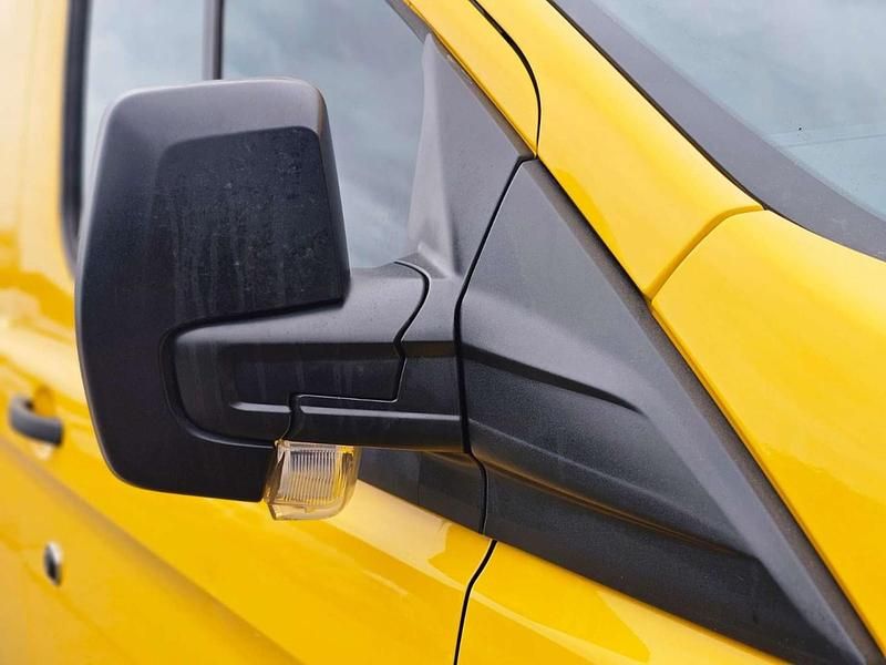 Used Ford Transit Custom 130 HP (95 kW) 2022 Yellow Van