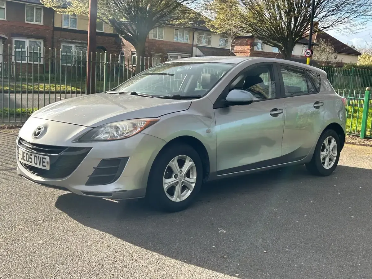 Used Mazda 3 105 HP (77 kW) 2011 Silver Hatchback