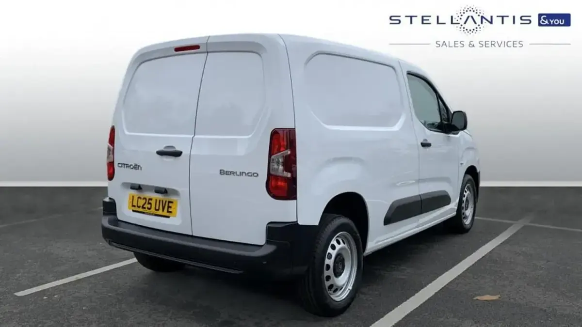Usado Citroën Berlingo 129 HP (94 kW) 2025 Branco Monovolume