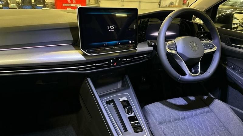 New VW Golf VIII Match 150 HP (110 kW) 2025 Grenadilla black metallic Hatchback