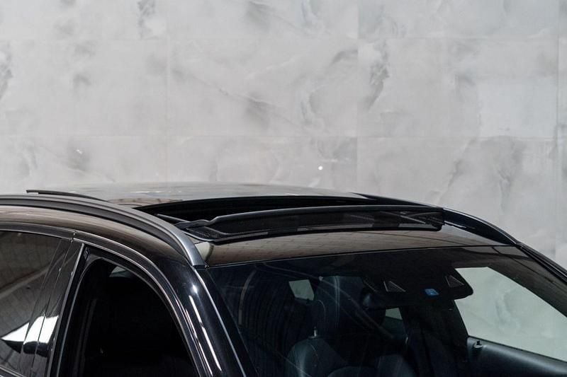 Used Mercedes GLC250 AMG Line Premium 211 HP (155 kW) 2018 Black Estate