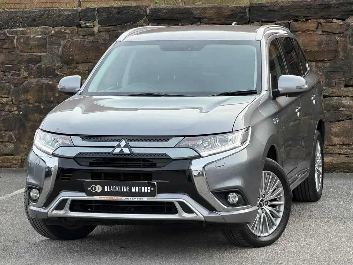 Used Mitsubishi Outlander P-HEV 177 HP (130 kW) 2018 Grey Estate