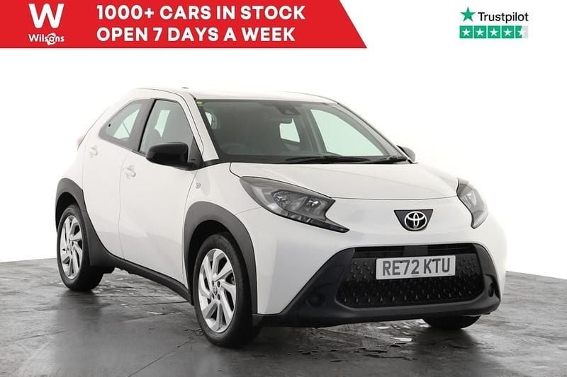 Used Toyota Aygo X PURE 72 HP (52 kW) 2022 White SUV