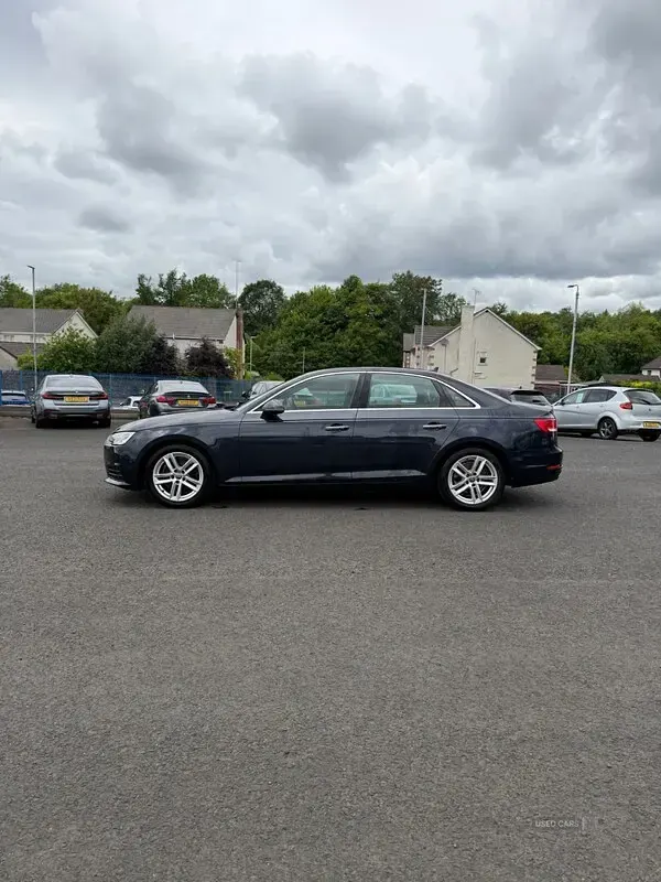 Used Audi A4 2016 Blue Sedan