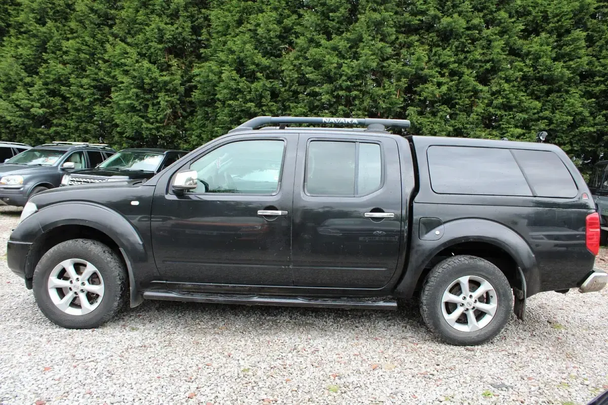 Used Nissan Navara 174 HP (127 kW) 2006 Black Pickup