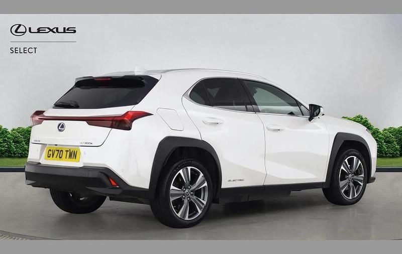 Used Lexus UX 300e 150 kW (204 HP) 2021 White SUV