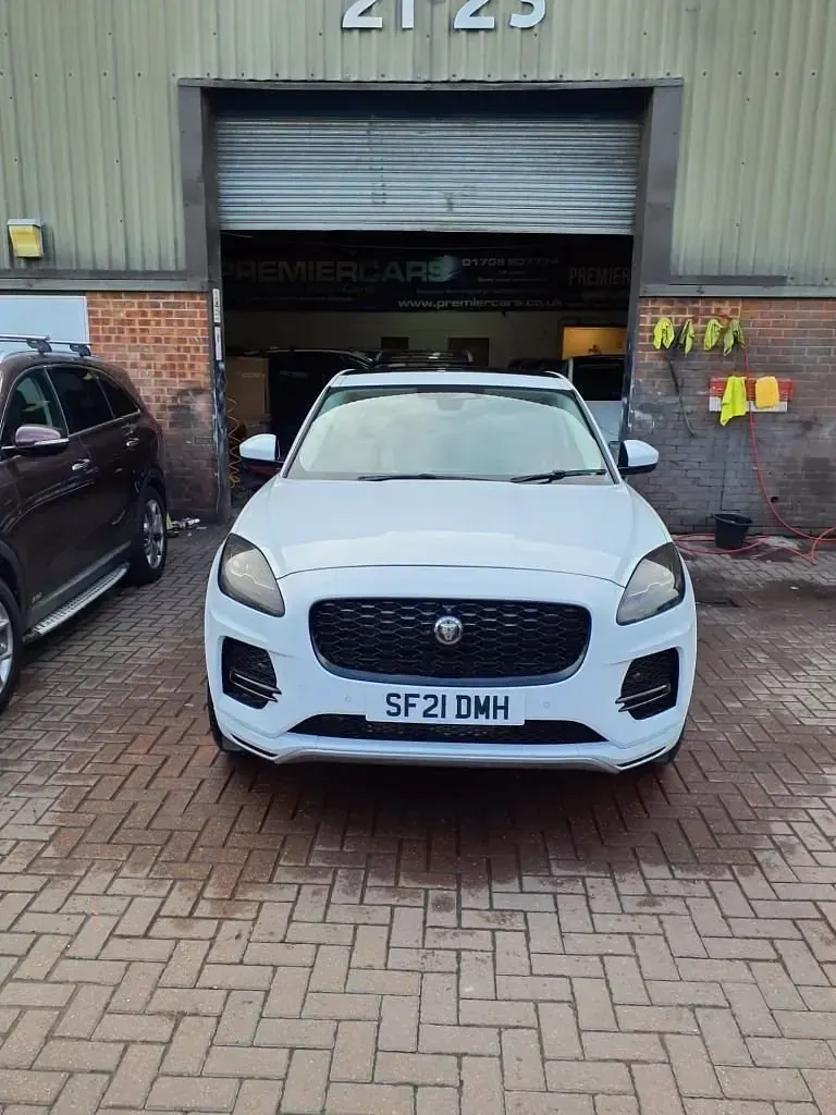 Używany Jaguar E-Pace S 163 KM (119 kW) 2021 Biały SUV