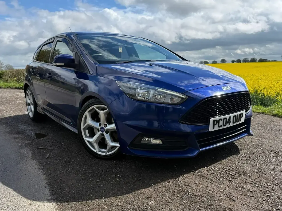 Begagnad Ford Focus ST 2016 Blå Halvkombi