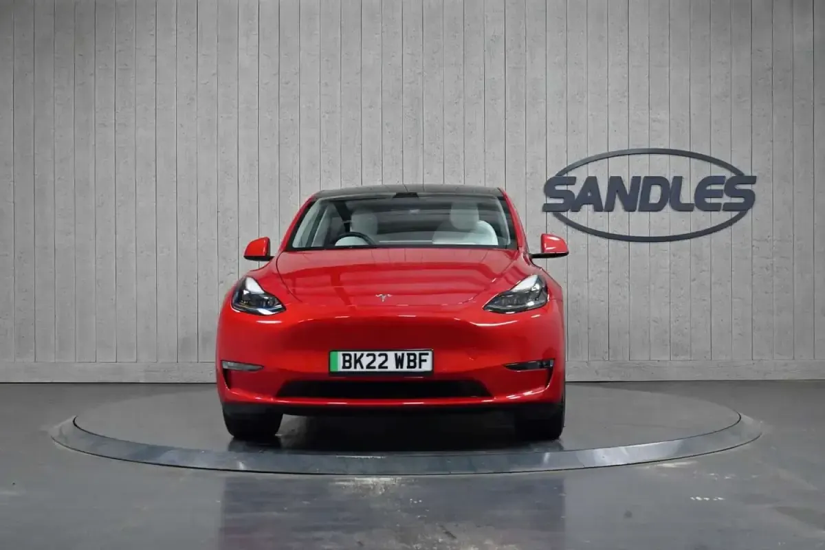 Used Tesla Model Y Long Range AWD 378 kW (514 HP) 2022 Red SUV