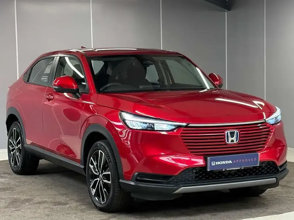 Używany Honda HR-V Elegance 131 KM (96 kW) 2023 Czerwony SUV