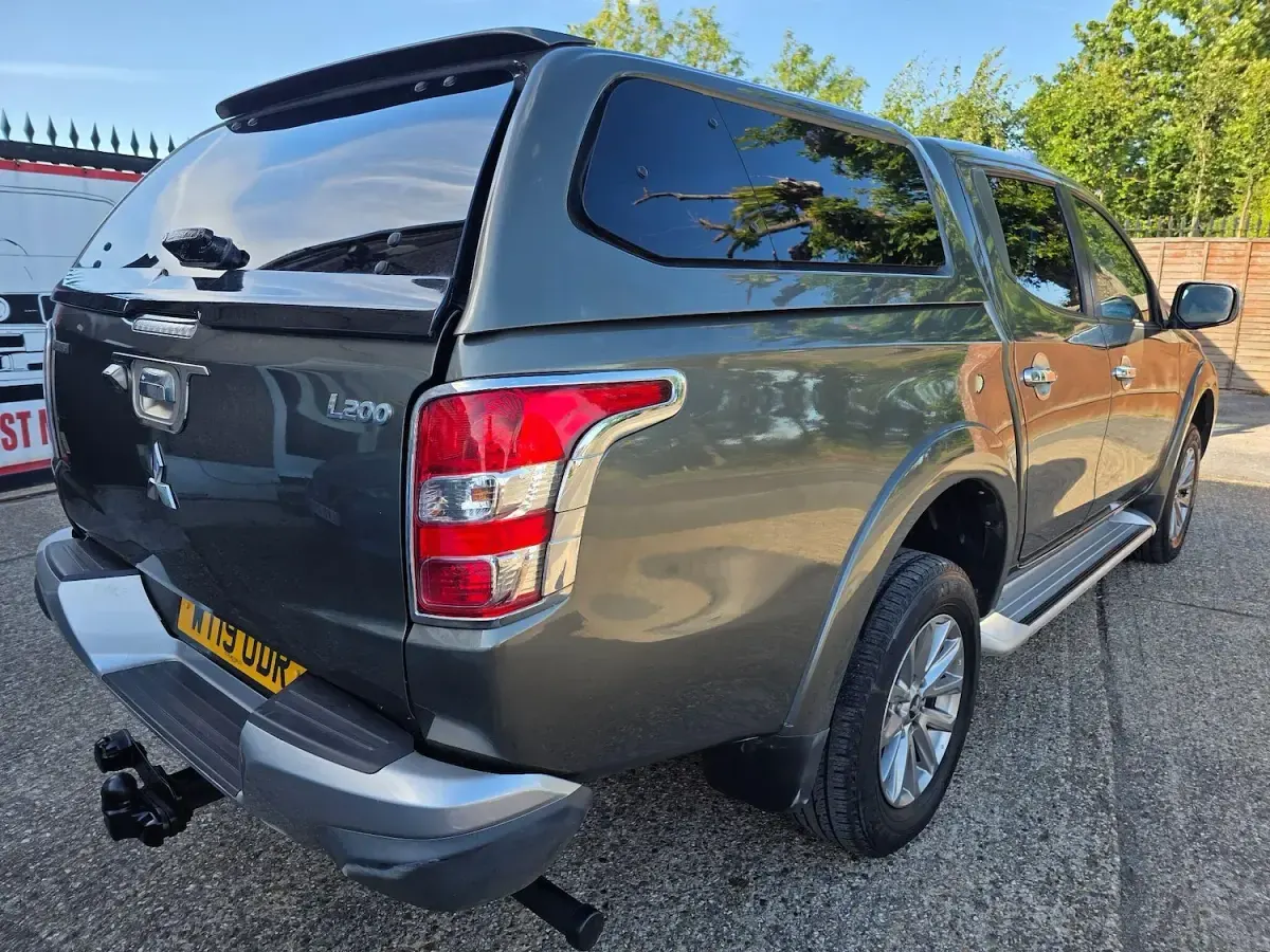 Used Mitsubishi L200 181 HP (133 kW) 2019 Green Pickup